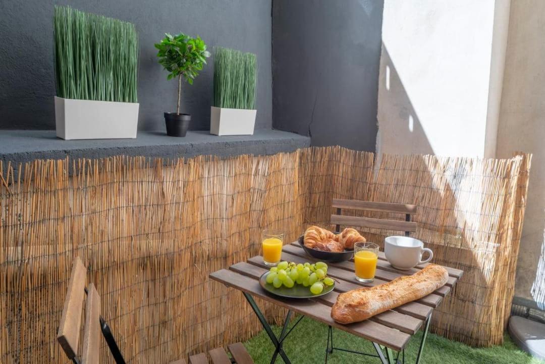 Charming Flat W Terrace Near Le Marais - 1 Appartement Parijs